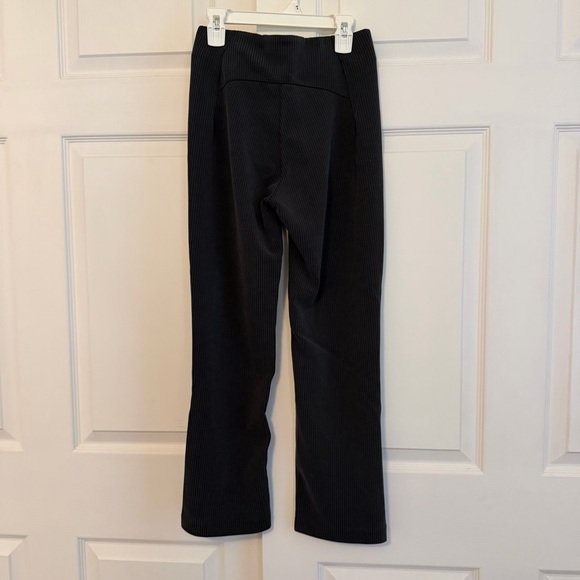 Lululemon Ribbed Softstreme Zip-Leg High-Rise Cropped Pant 25" - Picture 2 of 2